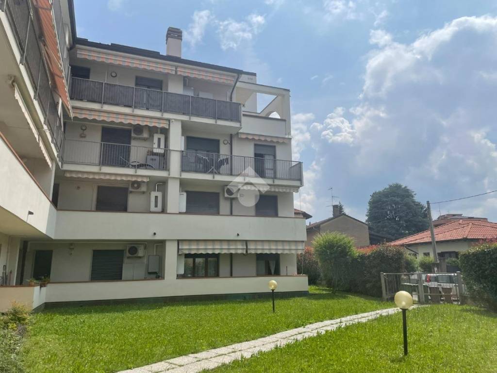 appartamento in vendita a Cardano al Campo