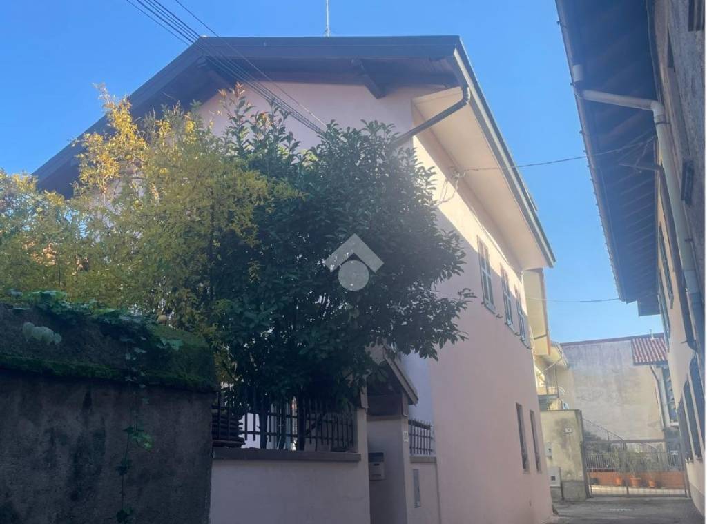 casa indipendente in vendita a Cardano al Campo