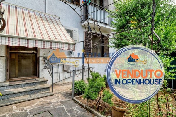 casa indipendente in vendita a Cardano al Campo