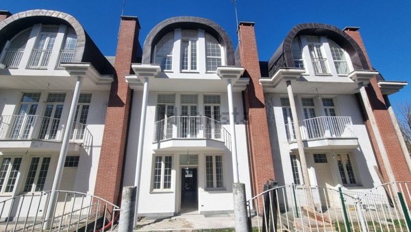 casa indipendente in vendita a Cardano al Campo