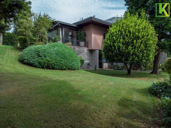 casa indipendente in vendita a Cardano al Campo