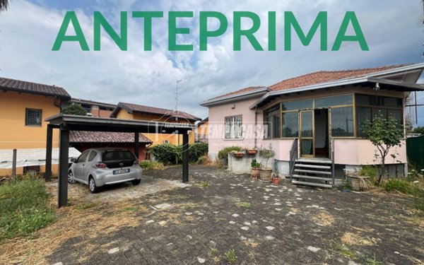 casa indipendente in vendita a Cardano al Campo