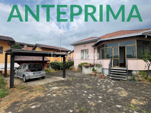 casa indipendente in vendita a Cardano al Campo