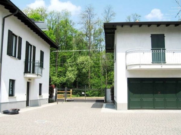 casa indipendente in vendita a Cardano al Campo