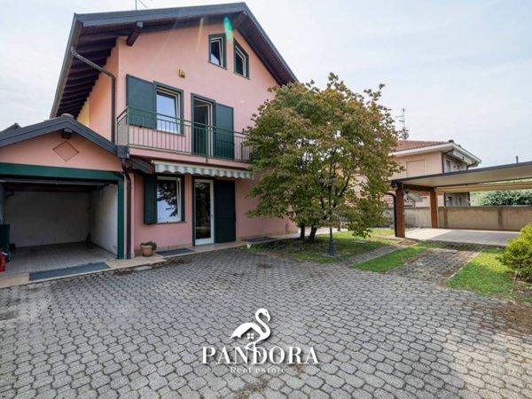casa indipendente in vendita a Cardano al Campo