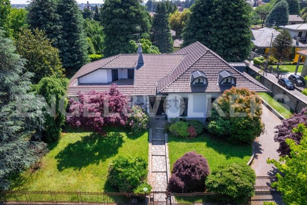 casa indipendente in vendita a Cardano al Campo