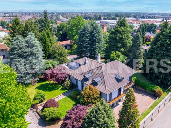 casa indipendente in vendita a Cardano al Campo