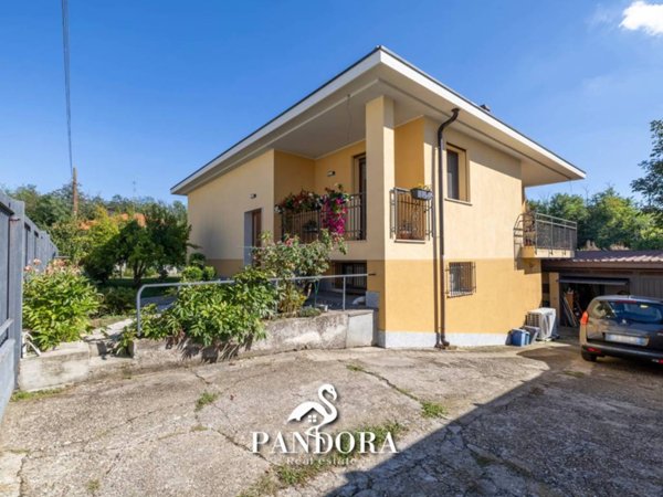 casa indipendente in vendita a Cardano al Campo