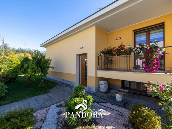 casa indipendente in vendita a Cardano al Campo
