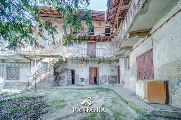 casa indipendente in vendita a Cardano al Campo