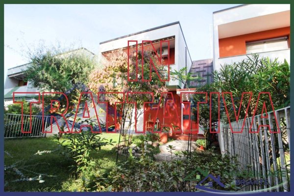 casa indipendente in vendita a Cardano al Campo