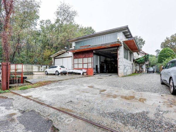 locale commerciale in vendita a Cardano al Campo