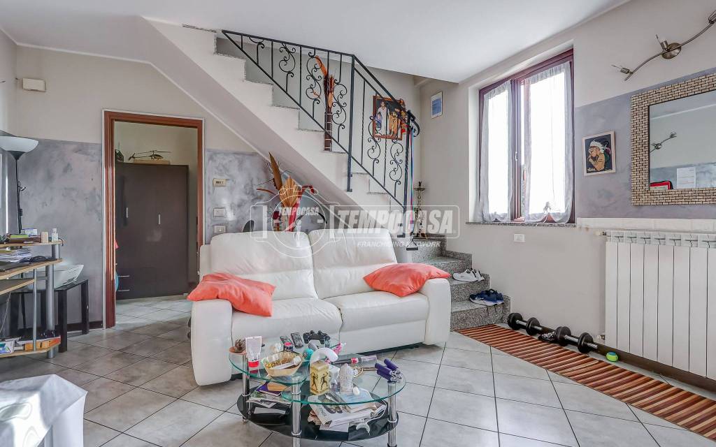 appartamento in vendita a Cardano al Campo