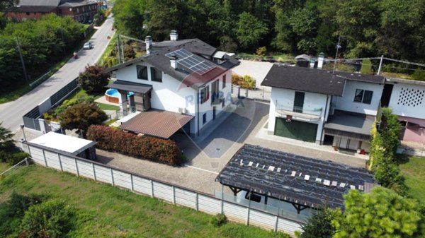 casa indipendente in vendita a Cardano al Campo