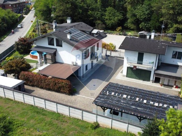 casa indipendente in vendita a Cardano al Campo