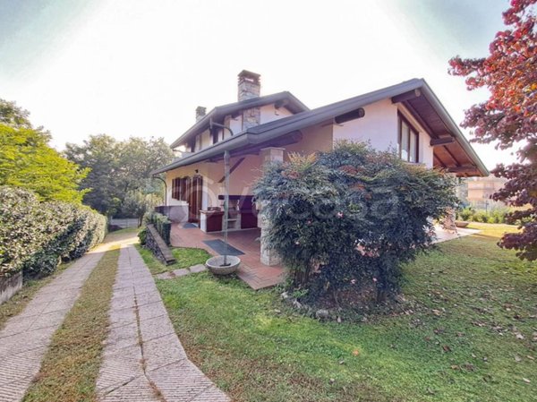 casa indipendente in vendita a Cardano al Campo