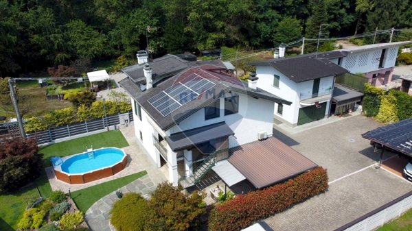 casa indipendente in vendita a Cardano al Campo