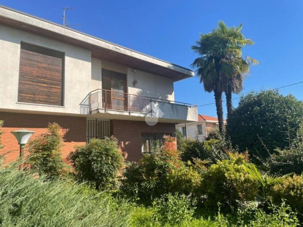 casa indipendente in vendita a Cardano al Campo