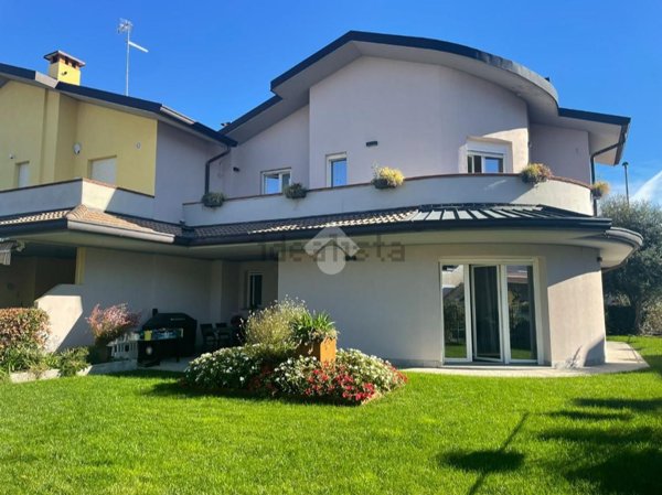 appartamento in vendita a Cardano al Campo