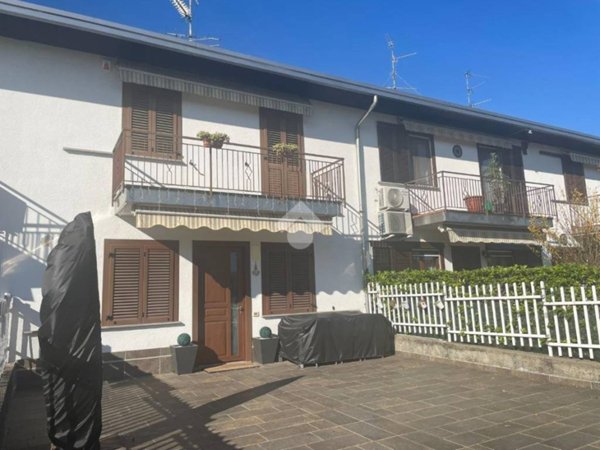 casa indipendente in vendita a Cardano al Campo