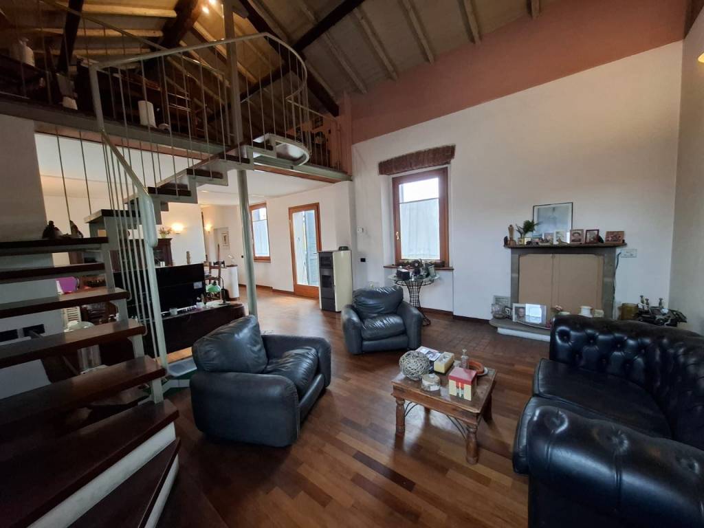 casa indipendente in vendita a Cardano al Campo