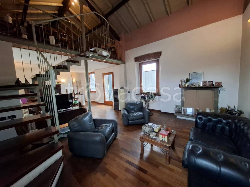 casa indipendente in vendita a Cardano al Campo