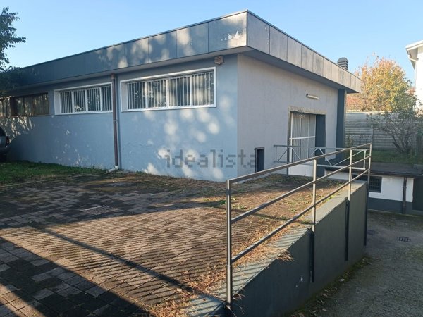 capannone in vendita a Cardano al Campo