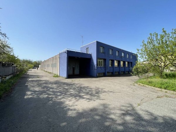 capannone in vendita a Cardano al Campo