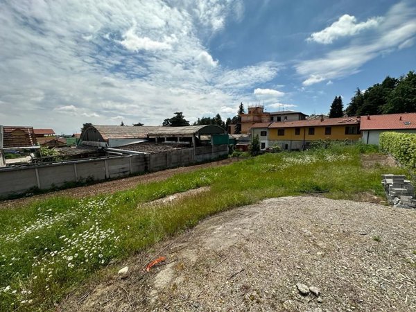 terreno edificabile in vendita a Cardano al Campo