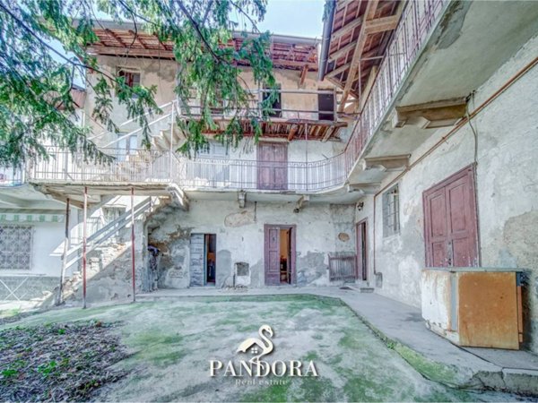 casa indipendente in vendita a Cardano al Campo