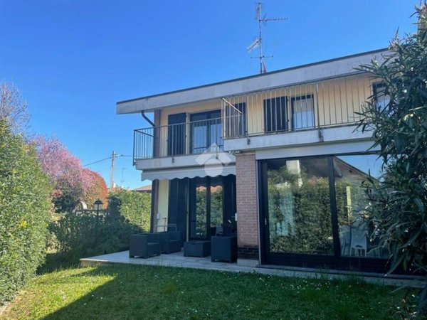 casa indipendente in vendita a Cardano al Campo