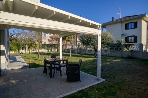 casa indipendente in vendita a Cardano al Campo