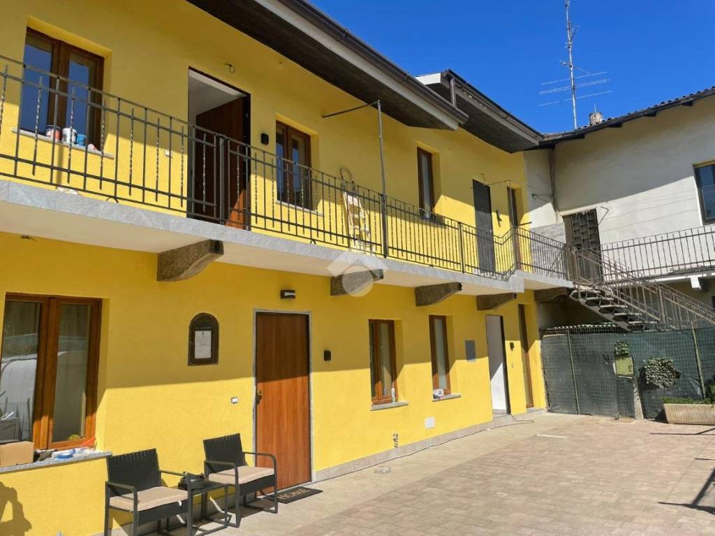 casa indipendente in vendita a Cardano al Campo