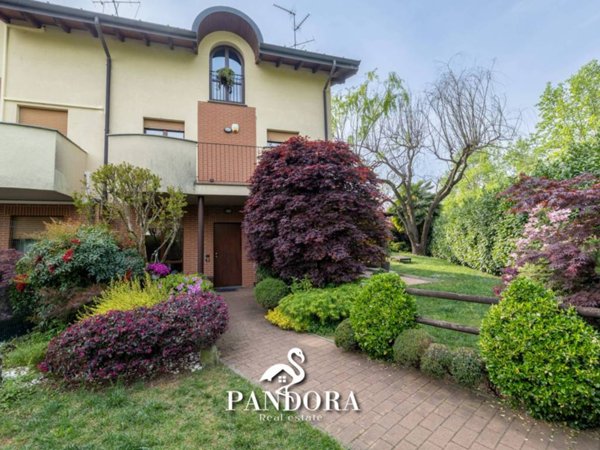 casa indipendente in vendita a Cardano al Campo