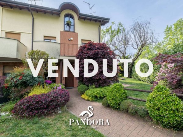 casa indipendente in vendita a Cardano al Campo
