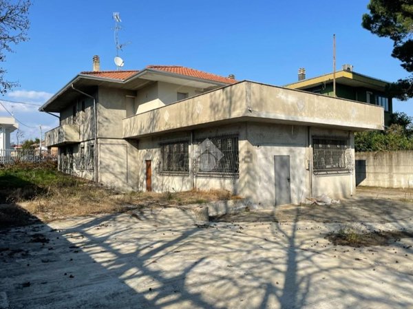 casa indipendente in vendita a Cardano al Campo