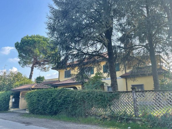 casa indipendente in vendita a Cardano al Campo