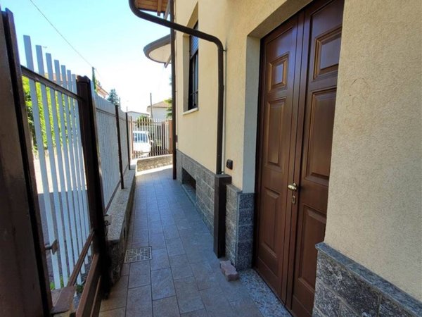 casa indipendente in vendita a Cardano al Campo