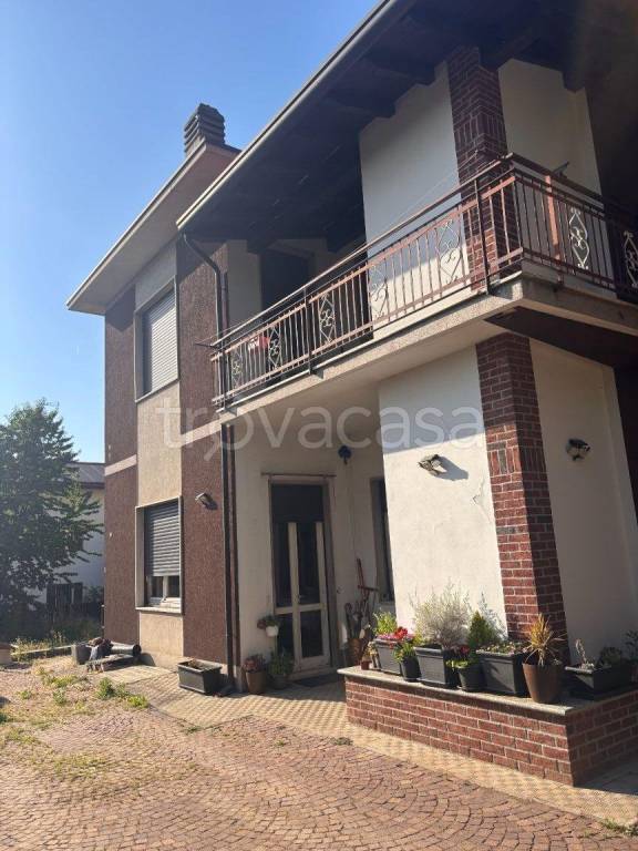 casa indipendente in vendita a Cardano al Campo