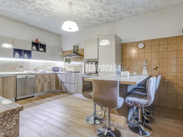 casa indipendente in vendita a Cardano al Campo