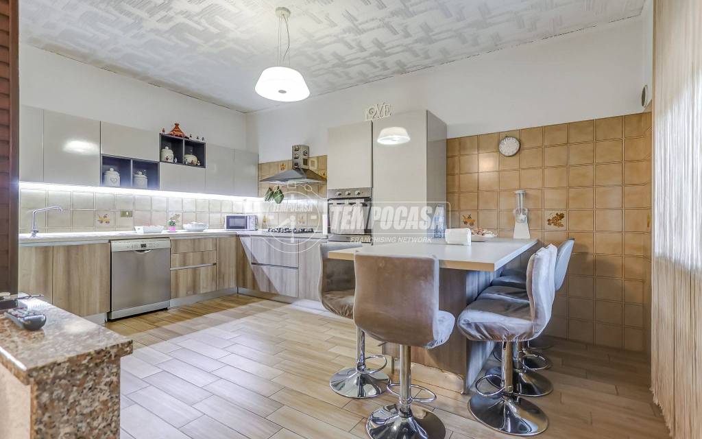 casa indipendente in vendita a Cardano al Campo