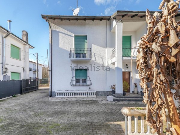 casa indipendente in vendita a Cardano al Campo