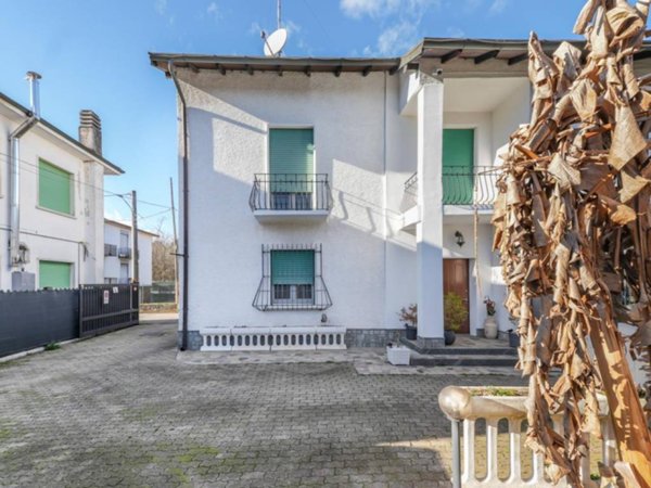 casa indipendente in vendita a Cardano al Campo