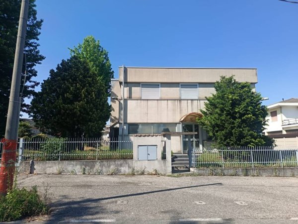 casa indipendente in vendita a Cardano al Campo