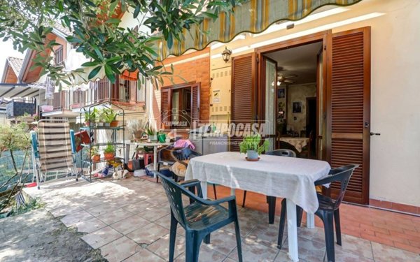 casa indipendente in vendita a Cardano al Campo