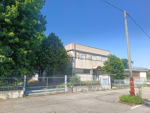 terreno edificabile in vendita a Cardano al Campo