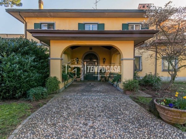 casa indipendente in vendita a Cardano al Campo