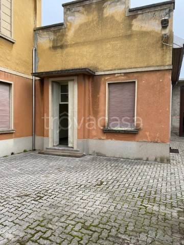 locale commerciale in vendita a Carnago