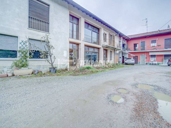 casa indipendente in vendita a Carnago