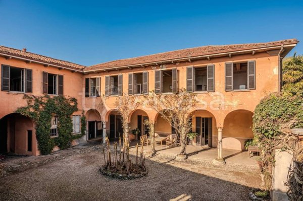 casa indipendente in vendita a Carnago